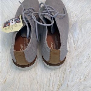 New Toms For Men Size 7.5/Women 9